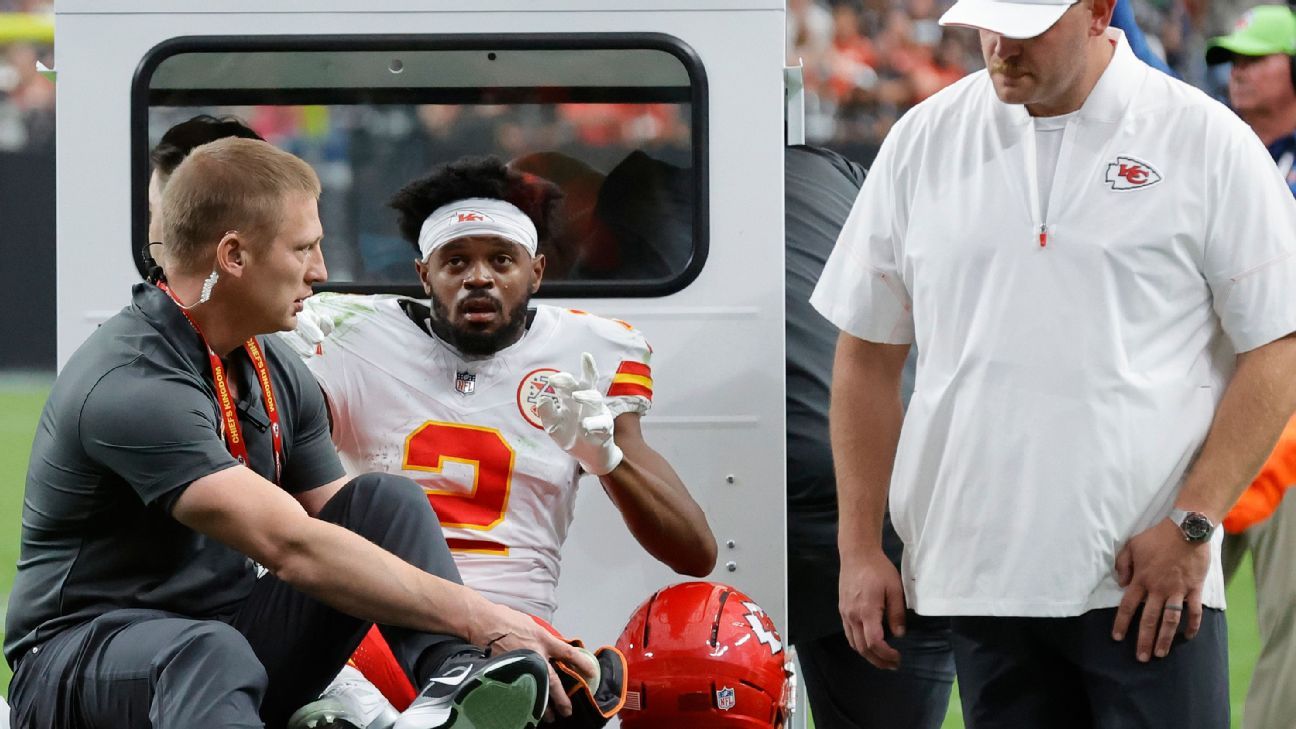 WR Thornton suffers ankle injury, carted off in Chiefs' victory