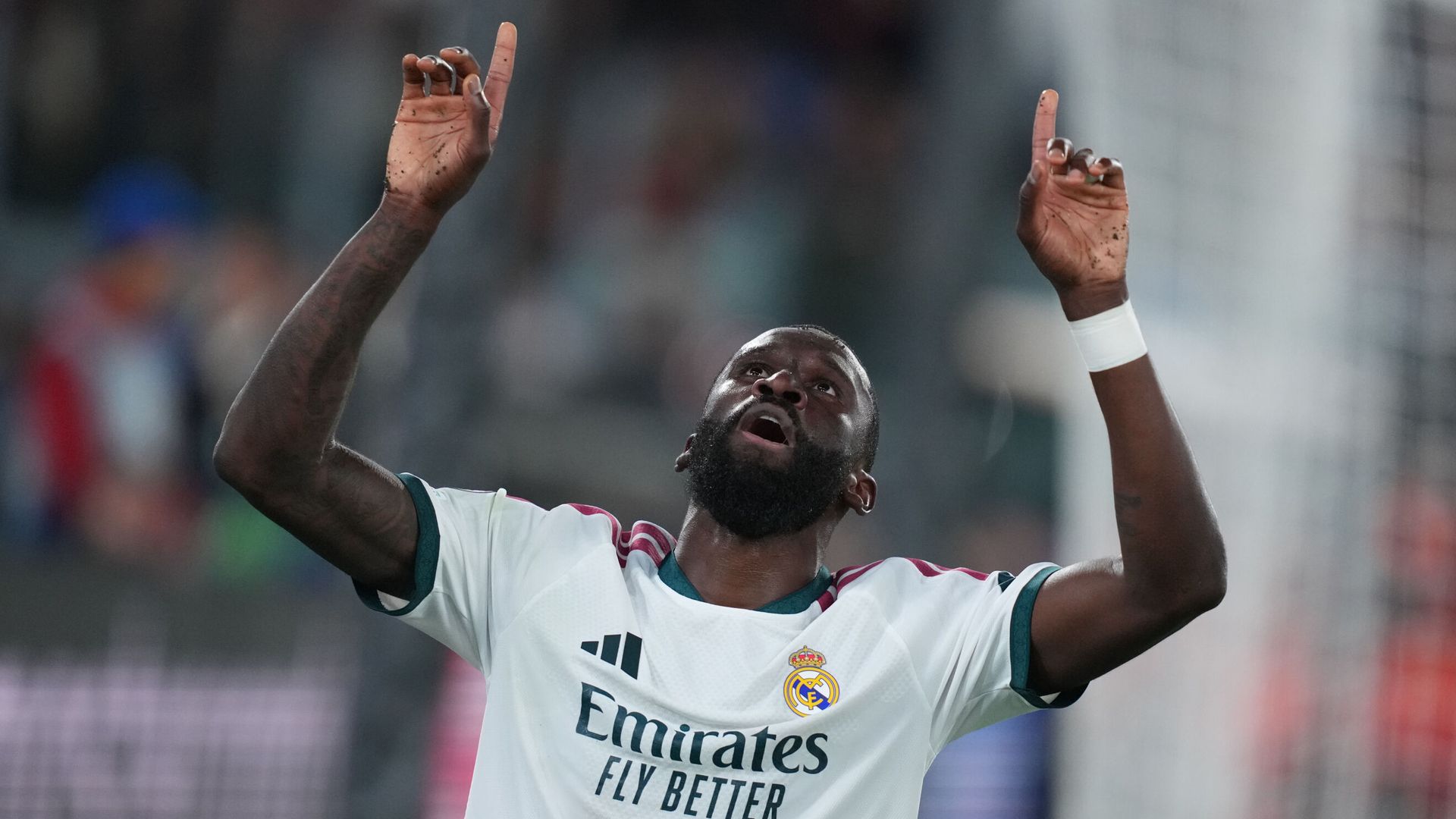 Real Madrid produce incredible late comeback to beat Roma